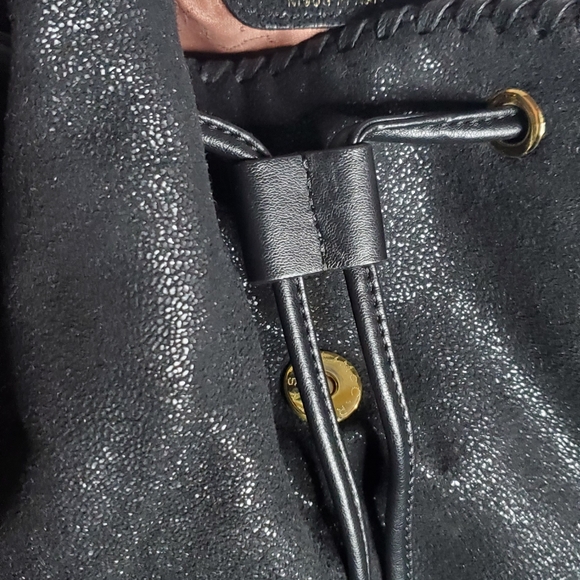 🔥🔥STELLA McCARTNEY-faux brushed-leather backpack-whipstiched gold chain trim. - Picture 9 of 13